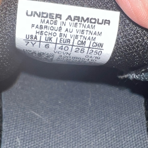 Under Armour Grade School Surge Gray Pink Running Shoes - Picture 9 of 10